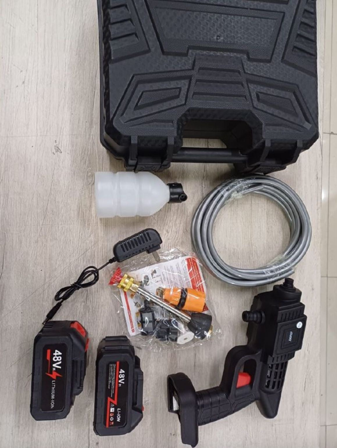 Hidrolavadora Inalámbrica 48V Portátil – 6 Boquillas + Accesorios